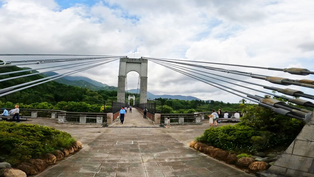 秦野戸川公園　風の吊り橋
