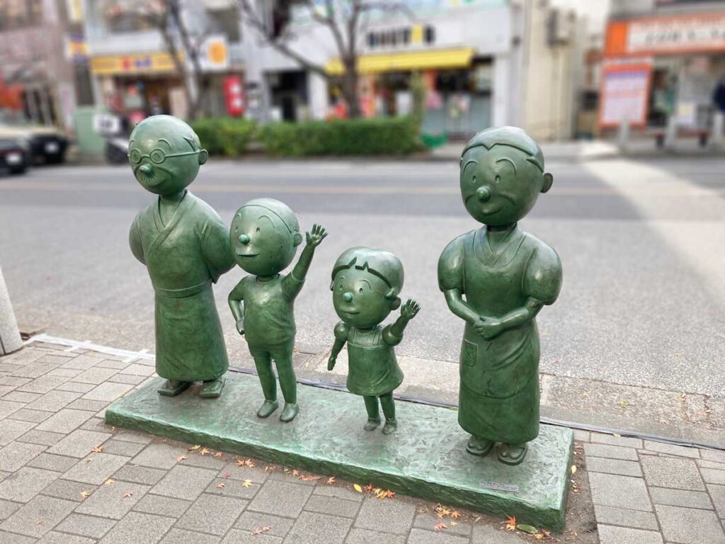長谷川町子美術館・記念館　桜新町の銅像