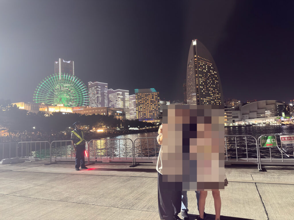 みなとみらいフェスティバル（スマートフェスティバル）のハンマーヘッド9号岸壁エリア　夜景